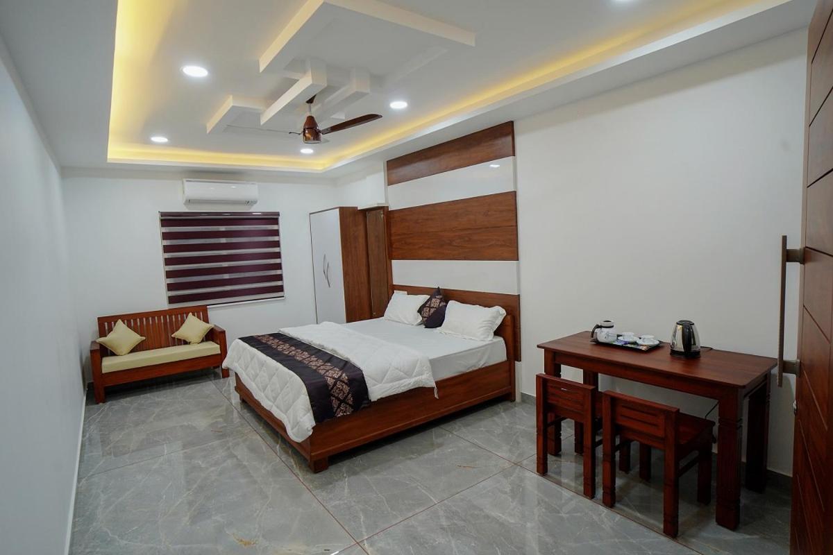Universal Residency Perumpāvūr Dış mekan fotoğraf